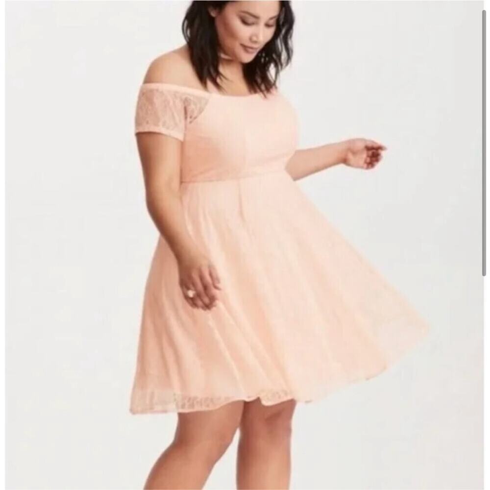 Torrid peach light pink lace overlay off shoulder dress size 18